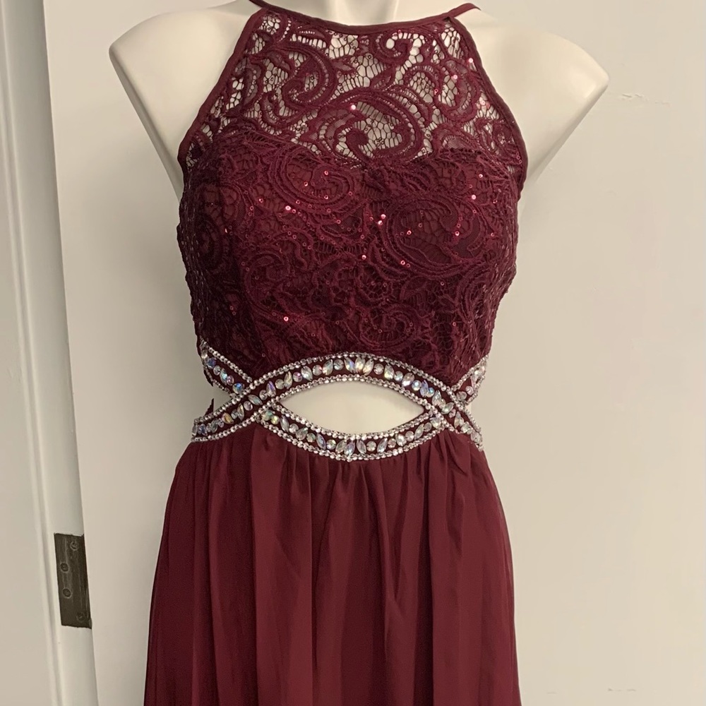 NWT: Speechless burgundy gown dress